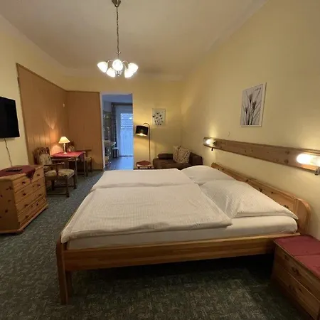 Pensionat Am Lackenbach 3*